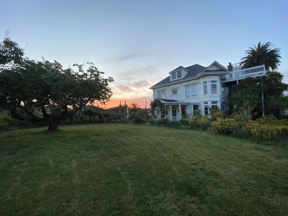 The Weller House photo 15