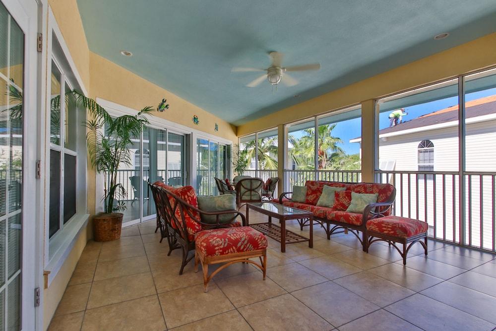 Tortuga Inn Beach Resort photo 89
