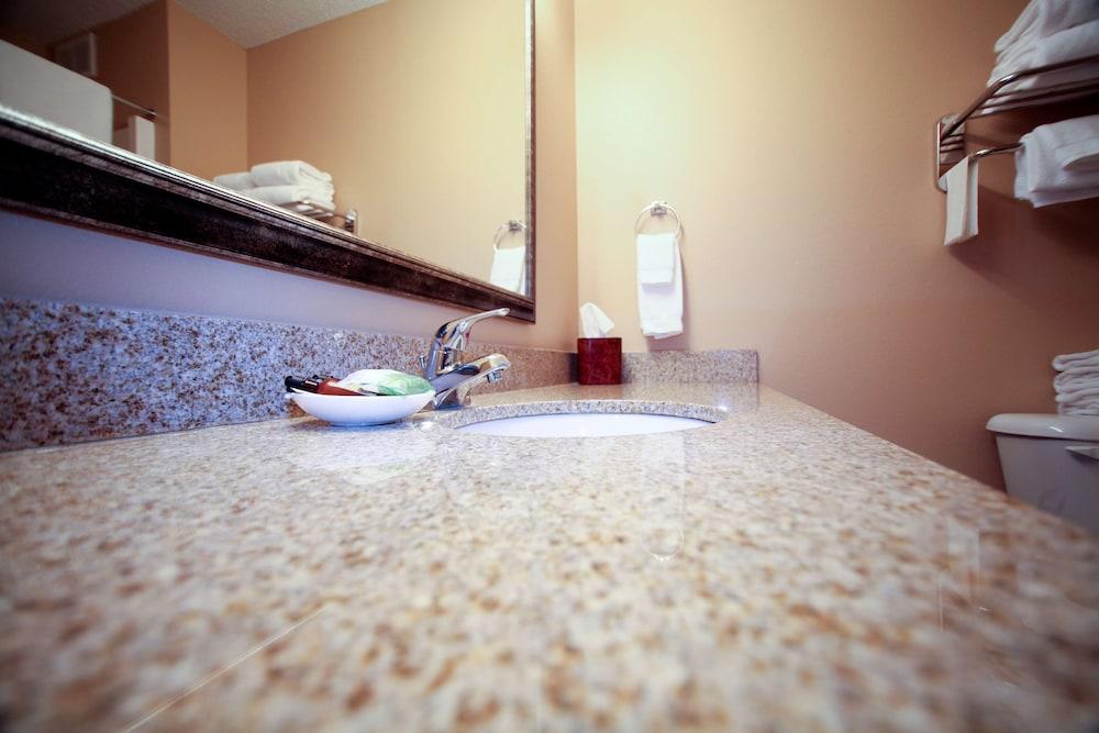 GrandStay Hotel & Suites Perham photo 24