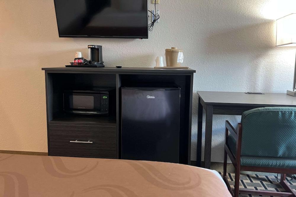 Quality Inn & Suites Louisville East photo 18