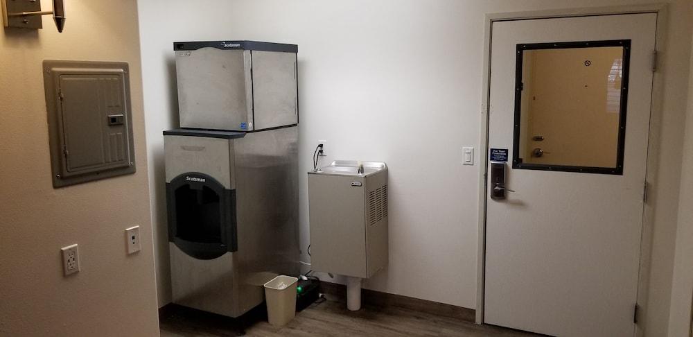 Executive Inn and Suites Extended Stay in Vernal photo 42