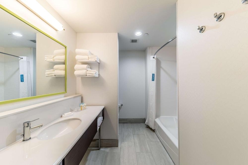 Hampton Inn & Suites Pryor photo 15