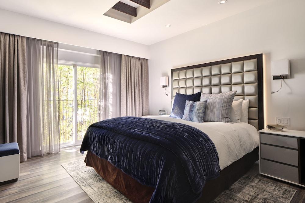 Sunset Marquis photo 11