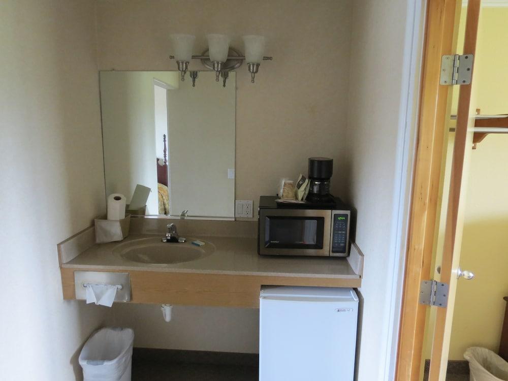 Western Royal Inn photo 27