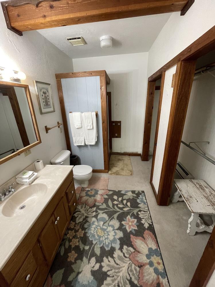 Adventures Vacation Rentals photo 4