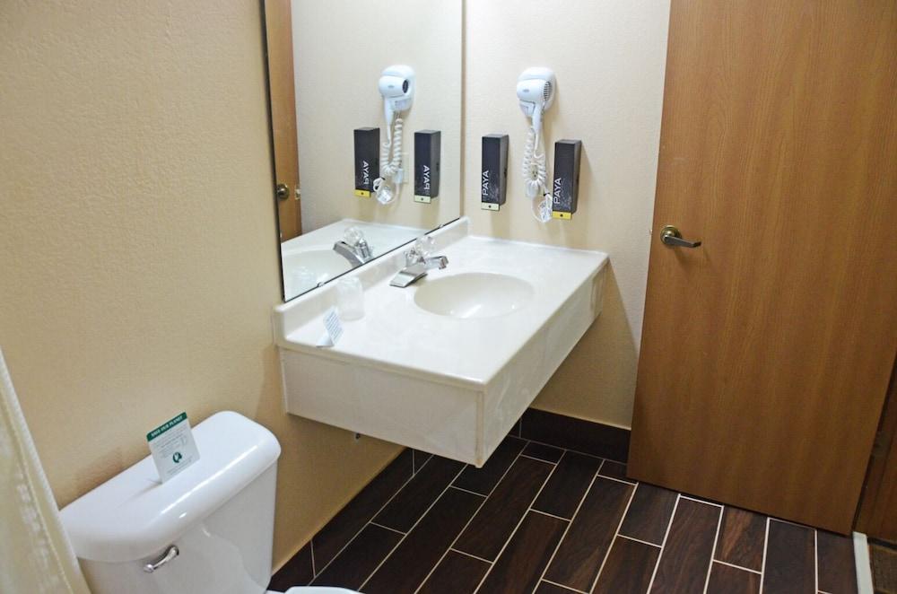 Heritage Grand Inn photo 63