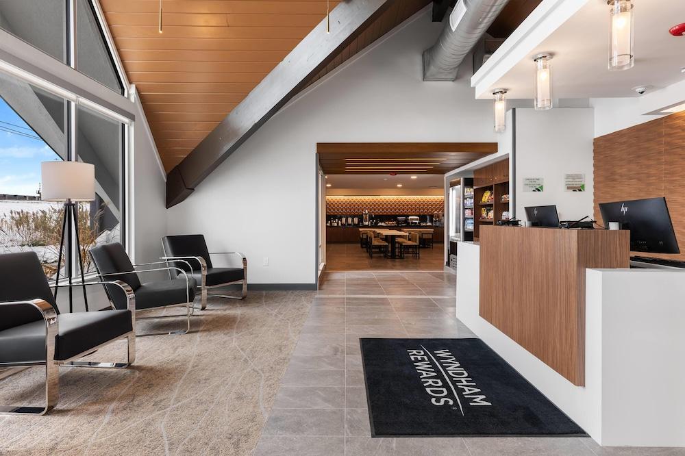 Wingate by Wyndham Geneva at SPIRE Academy photo 2