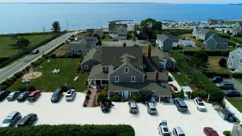Beach Breeze Inn photo 97