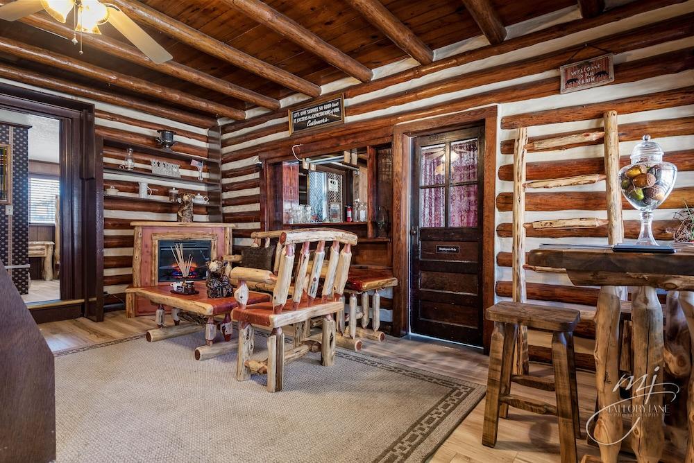 Log Cabin Inn photo 2