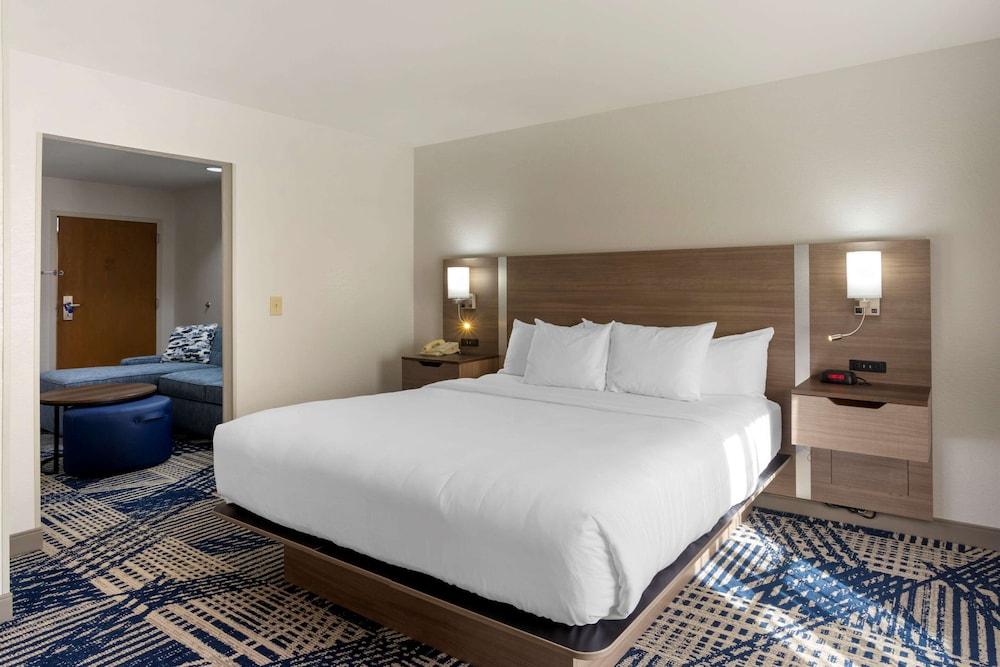 Comfort Inn & Suites Hot Springs Midtown photo 21