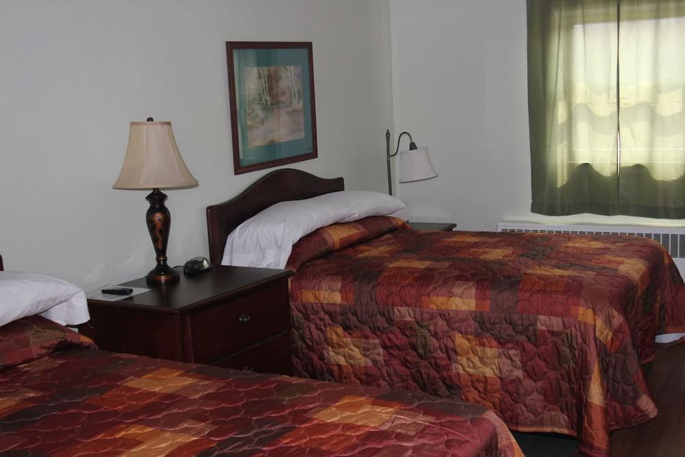 The Evergreen Motel photo 29