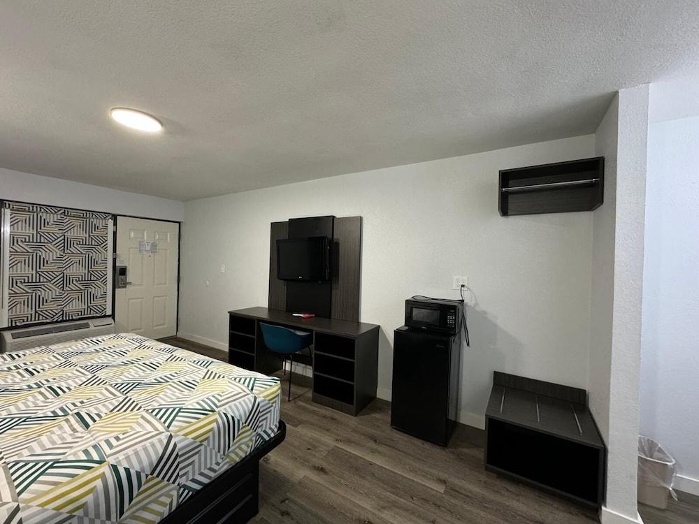 Motel 6 Greenwood, MS photo 3