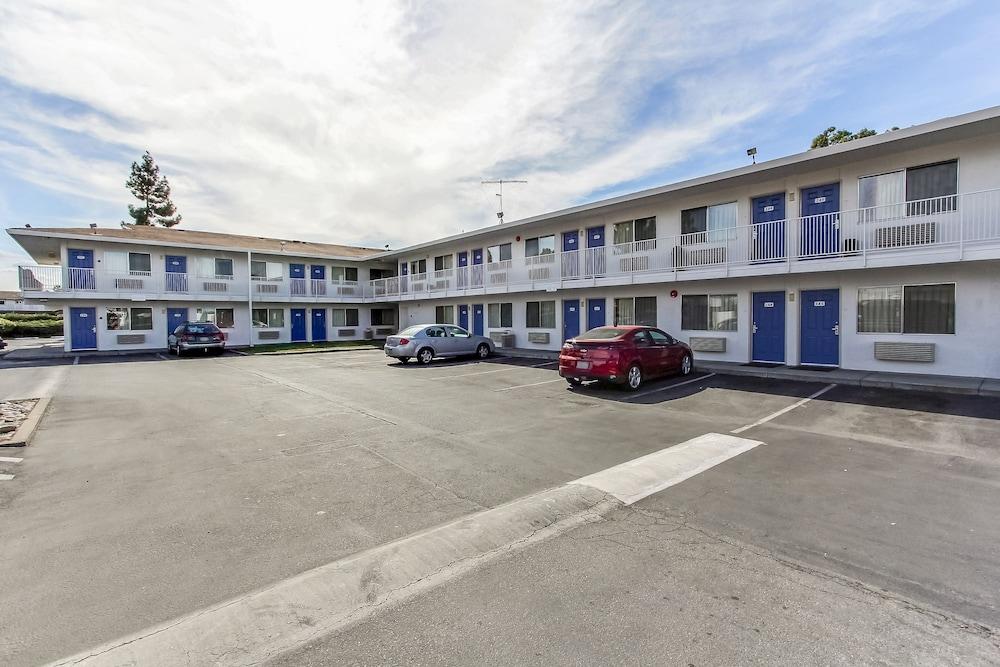 Super 8 by Wyndham Santa Clara photo 19