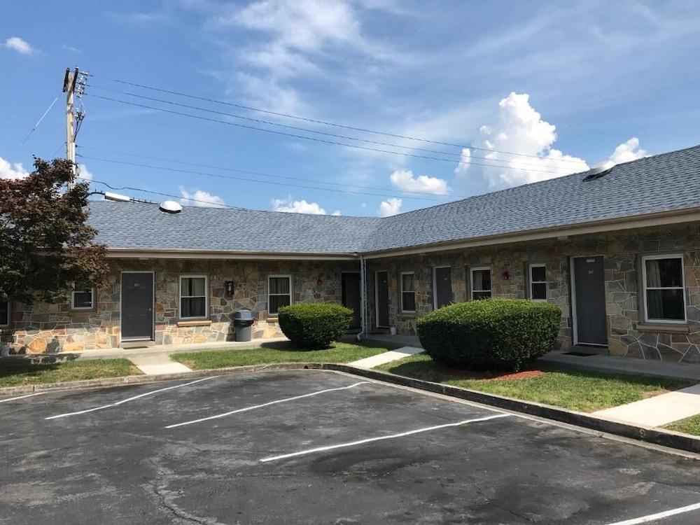 Blue Ridge Motel photo 8