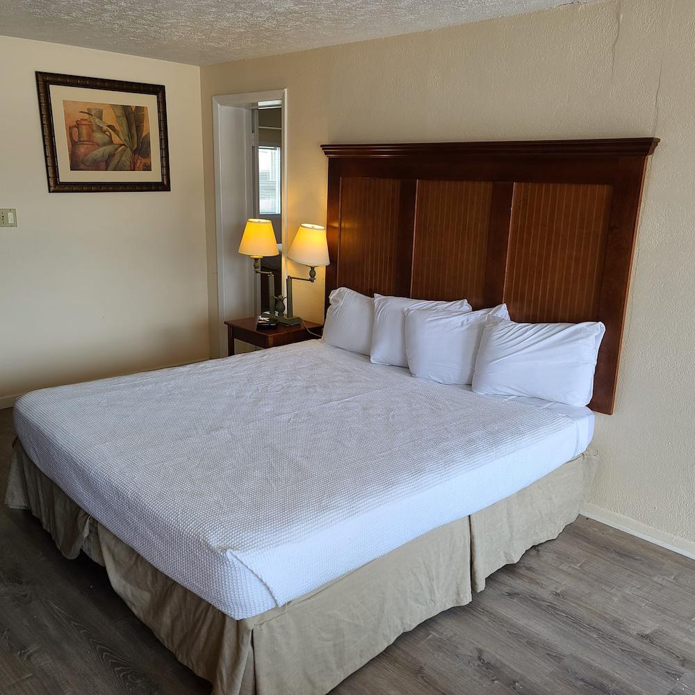 Twilight Surf Hotel Ocean Front photo 12