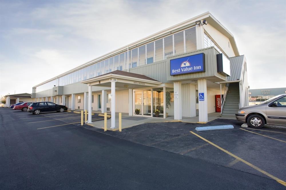 Americas Best Value Inn Litchfield photo 13