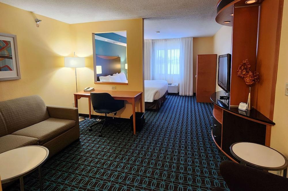 AmericInn by Wyndham St. Cloud MN Shopping Area photo 14