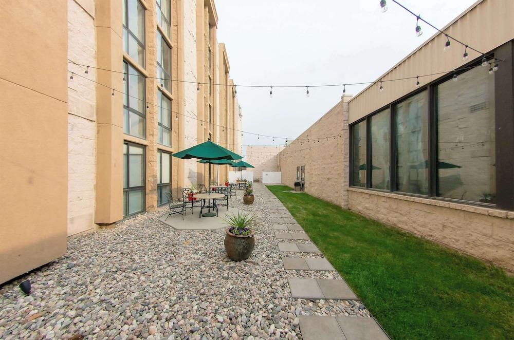 Red Lion Hotel & Conference Center Cheyenne photo 44
