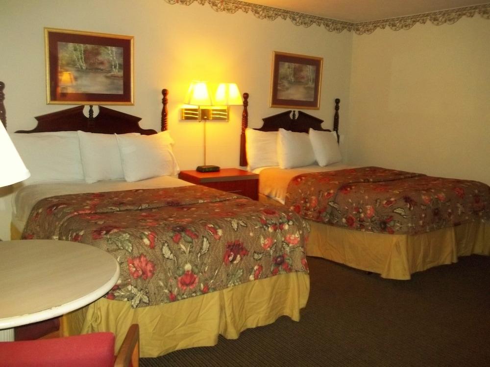 Royal Motel photo 29