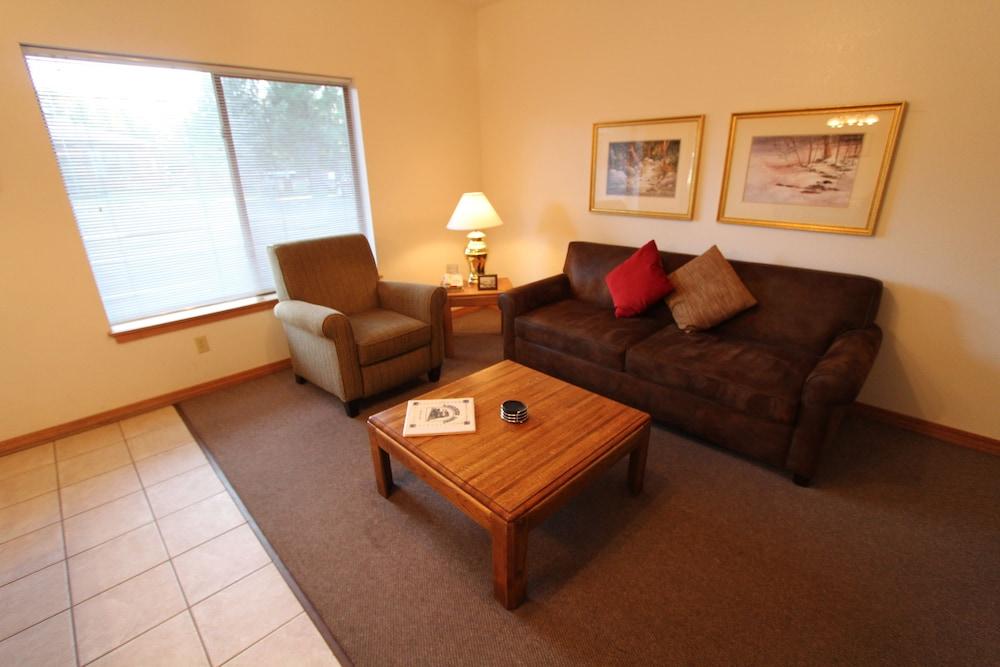 Roundhouse Resort photo 10