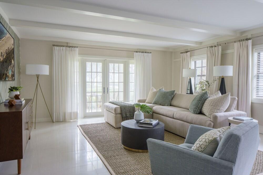 Bungalows at The Boca Raton photo 14