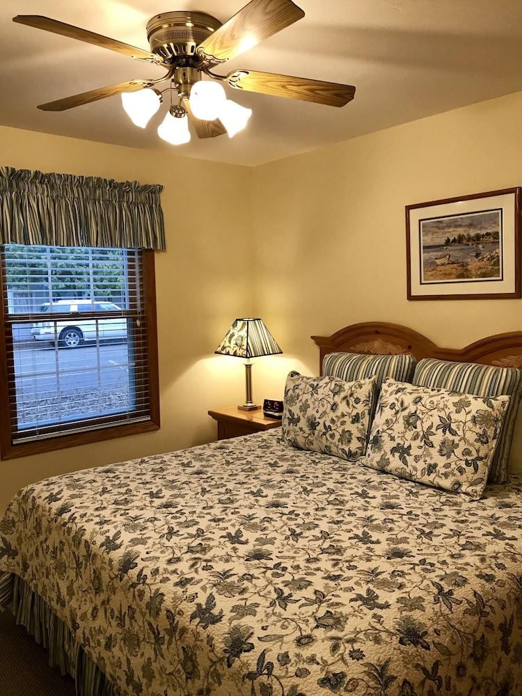 Bay Breeze Resort photo 58