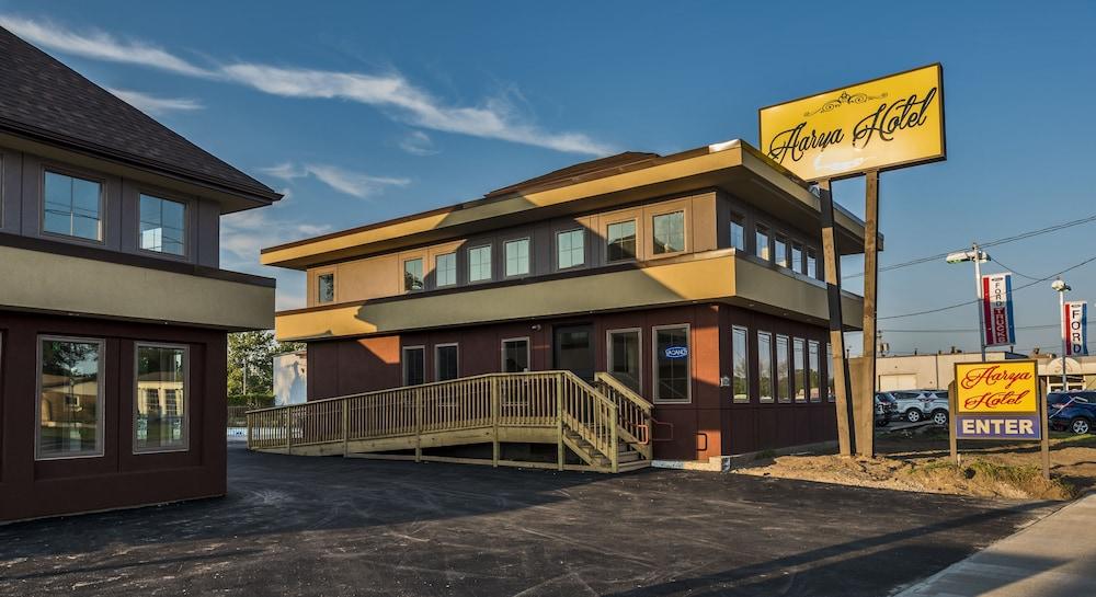 AArya Hotel By Niagara Fashion Outlets photo 32
