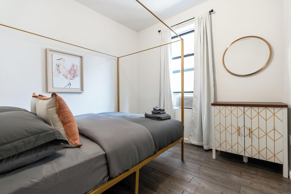 Elegant Harlem Suites photo 16