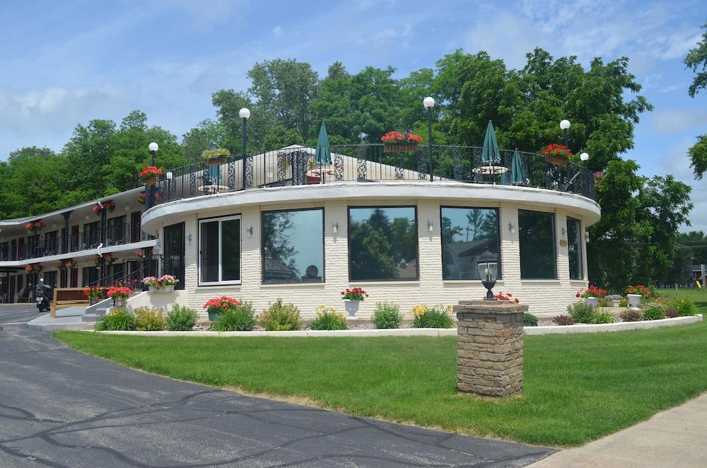 Amber's Inn & Suites photo 30