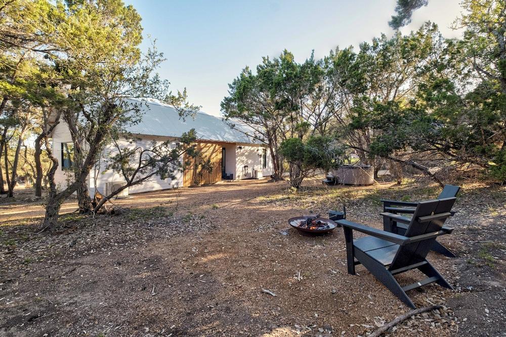 Lucky Arrow Retreat - Dripping Springs photo 41