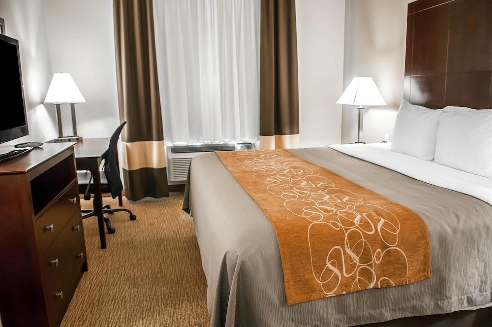 Comfort Suites Albuquerque/North Journal Center photo 18