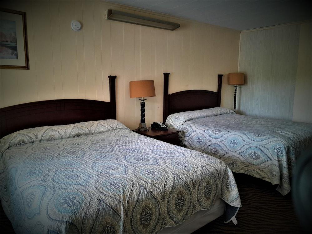 Peloke's Motel photo 10