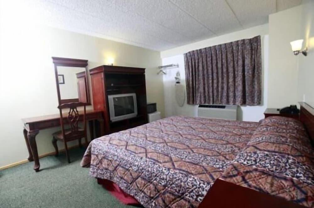 Meadowbrook Motor Lodge photo 6