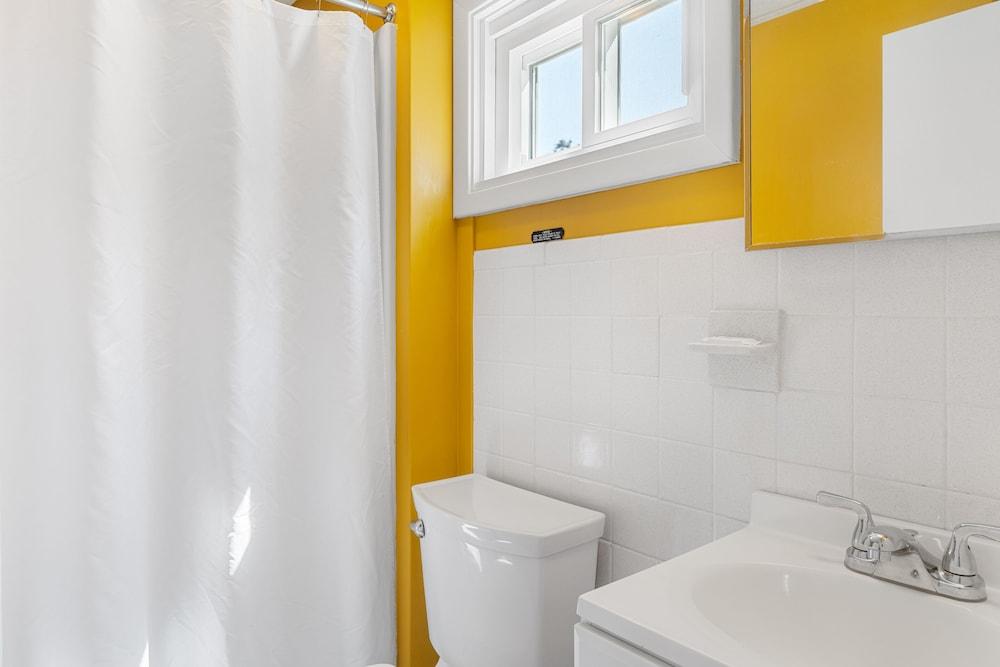 The Beaches Guest Rooms and Cottages photo 43
