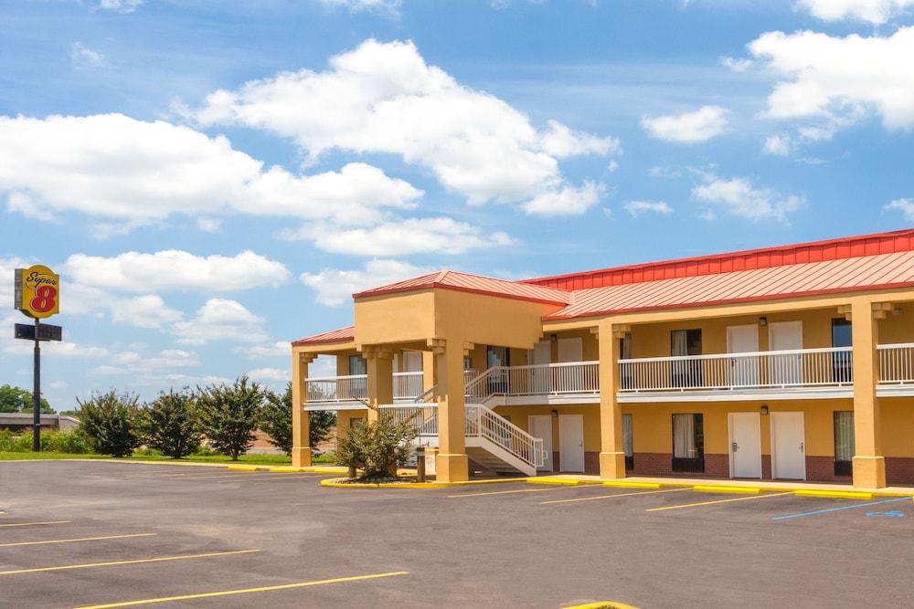 Super 8 by Wyndham Madison/Ridgeland Area photo 34