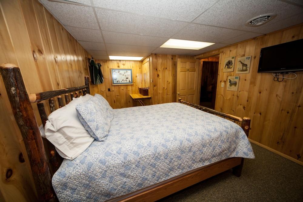Log Cabin Lodge & Suites photo 80