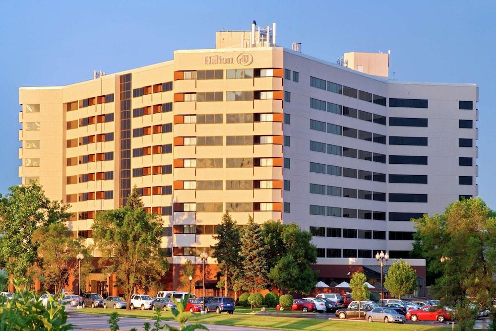 Hilton Chicago/Oak Brook Suites photo 49