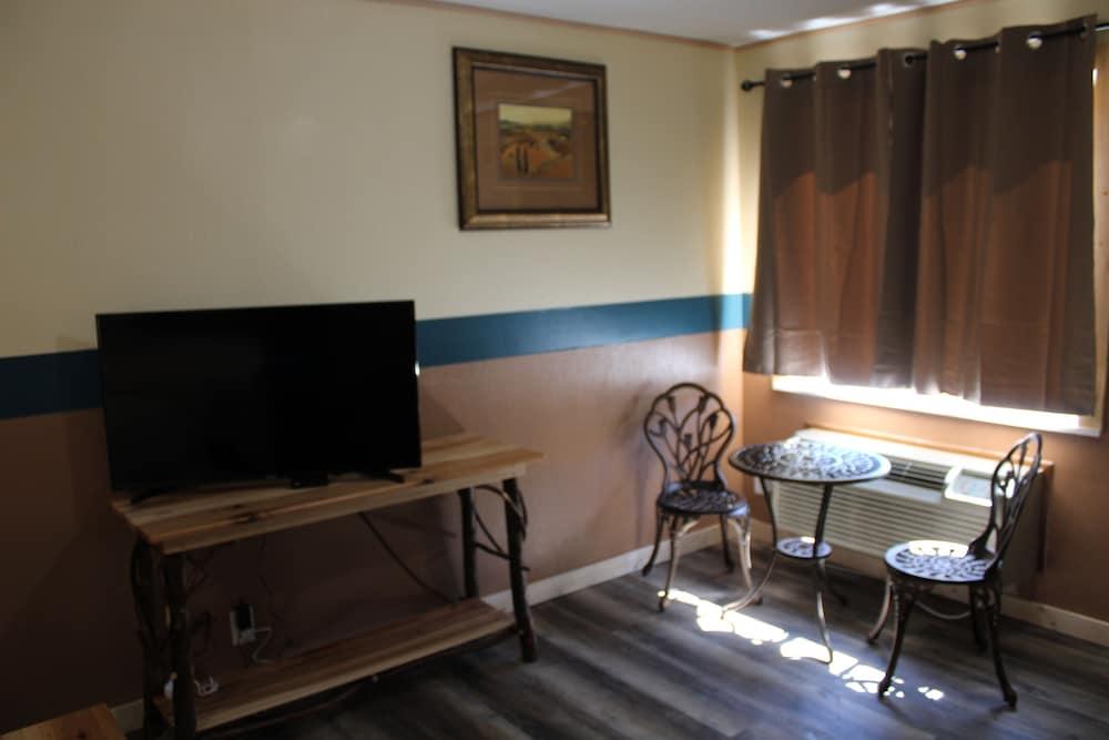 Lockview Motel photo 18