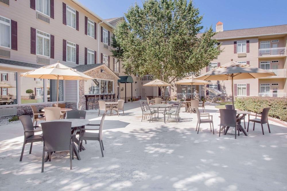 Hawthorn Extended Stay by Wyndham Conyers photo 47