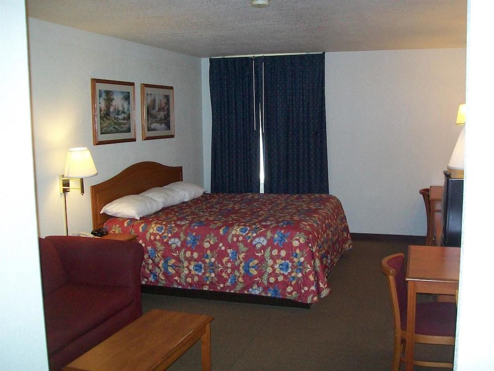 Americas Best Value Inn Smackover photo 9