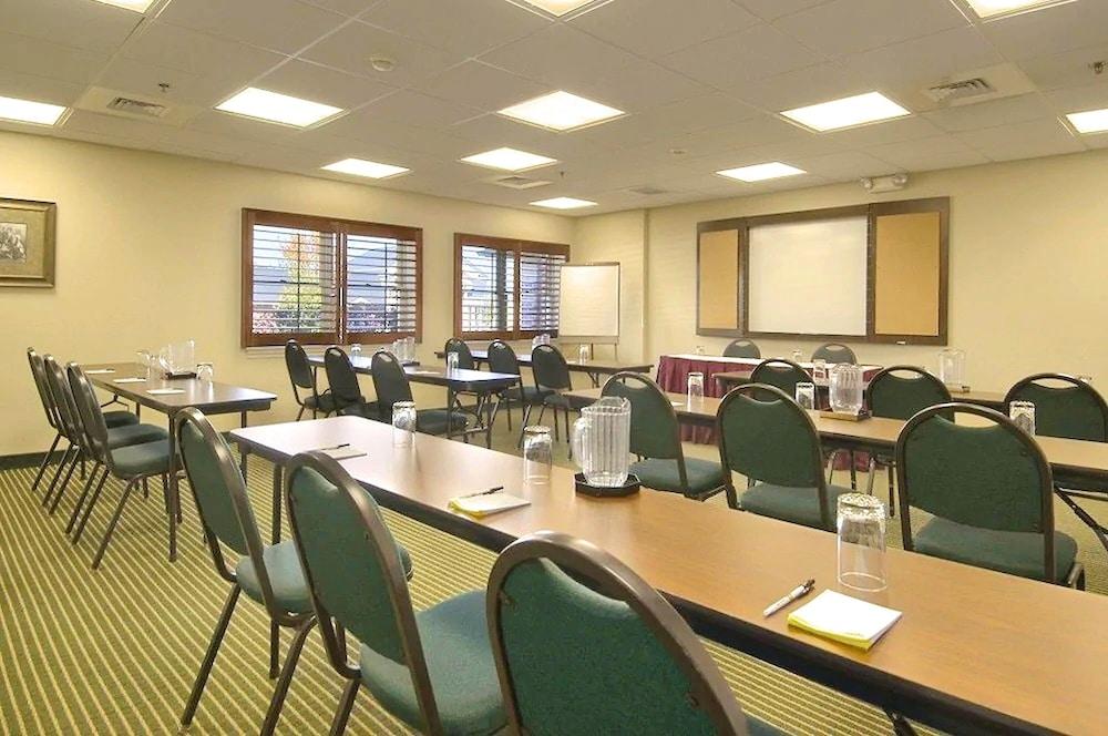 Days Inn by Wyndham Hershey photo 33
