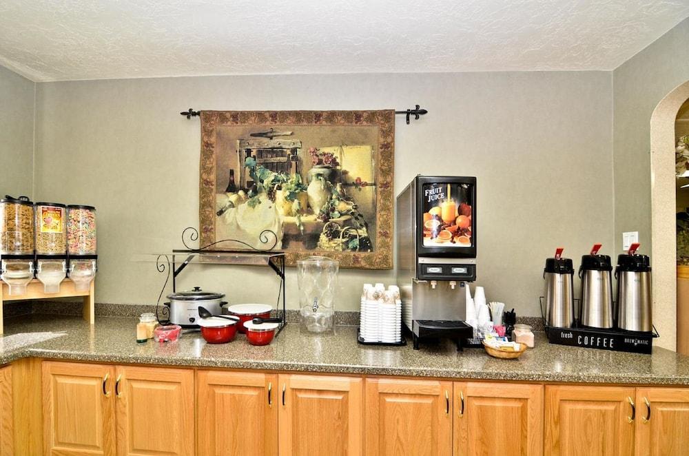 Abbey Inn photo 35