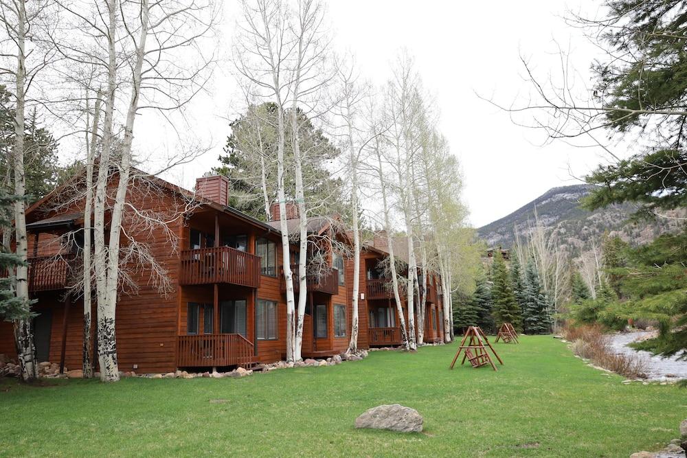Aspen Winds on Fall River photo 48