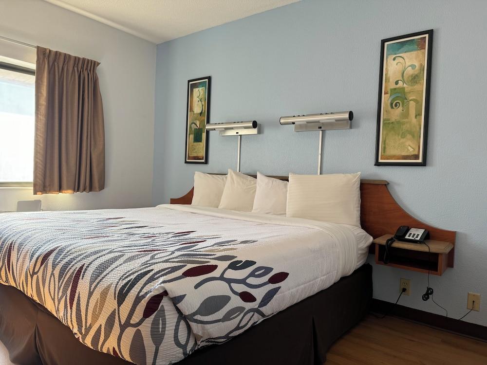 Sycamore Suites photo 42