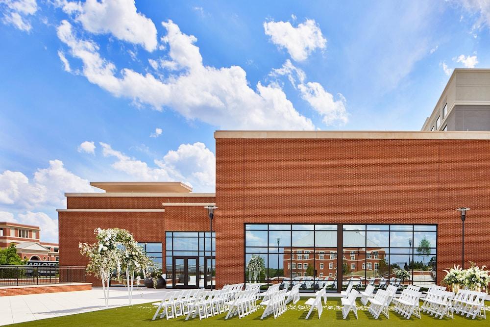 UNC Charlotte Marriott Hotel & Conference Center photo 40
