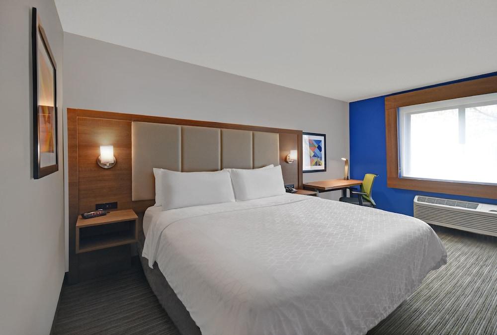 Holiday Inn Express Marshall by IHG photo 15