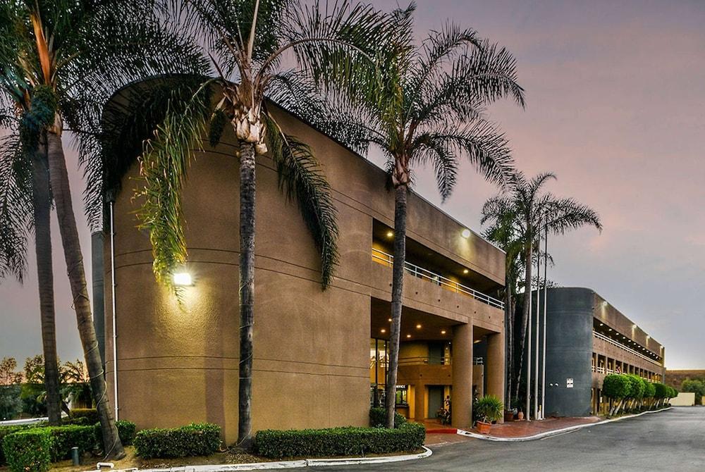 Travelodge by Wyndham Commerce Los Angeles Area photo 1