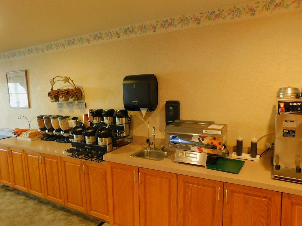 Northwoods Best Inn -Turtle Lake photo 37