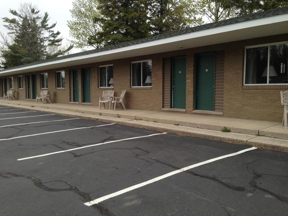 Capri Motel photo 18