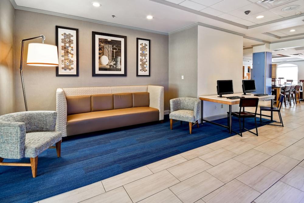 Holiday Inn Express & Suites Schererville by IHG photo 38